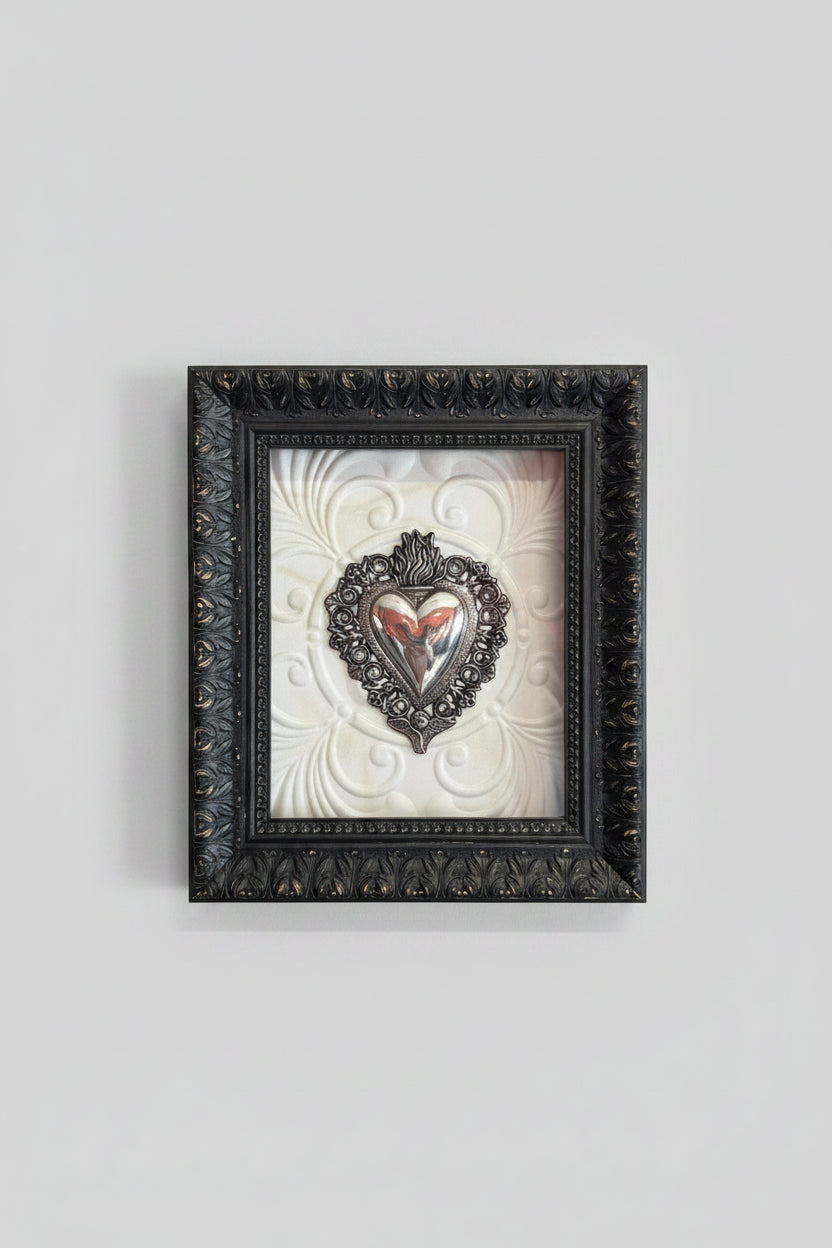 Serie Black Baroque - Quadro Ex Voto Sacro Cuore su Sfondo Barocco Bianco con Rialzi 31x36