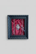 Serie Black Baroque - Quadro Ex Voto Sacro Cuore e Catene su Sfondo Raso Bordeaux 31x36