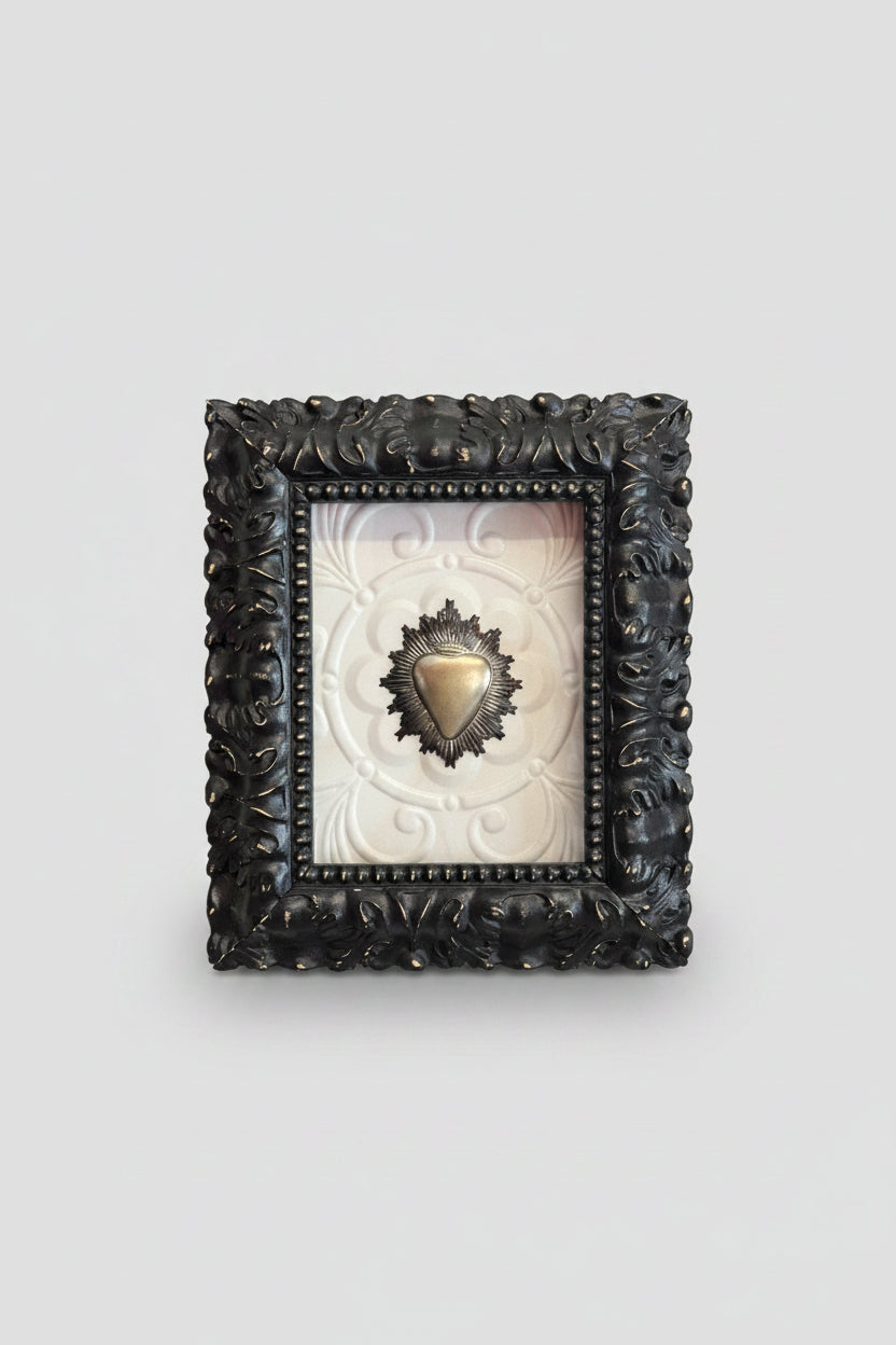 Serie Black Sea - Quadro Ex Voto Sacro Cuore con Raggi su Effetto Marmo con Motivi Barocchi Rialzati 29x34