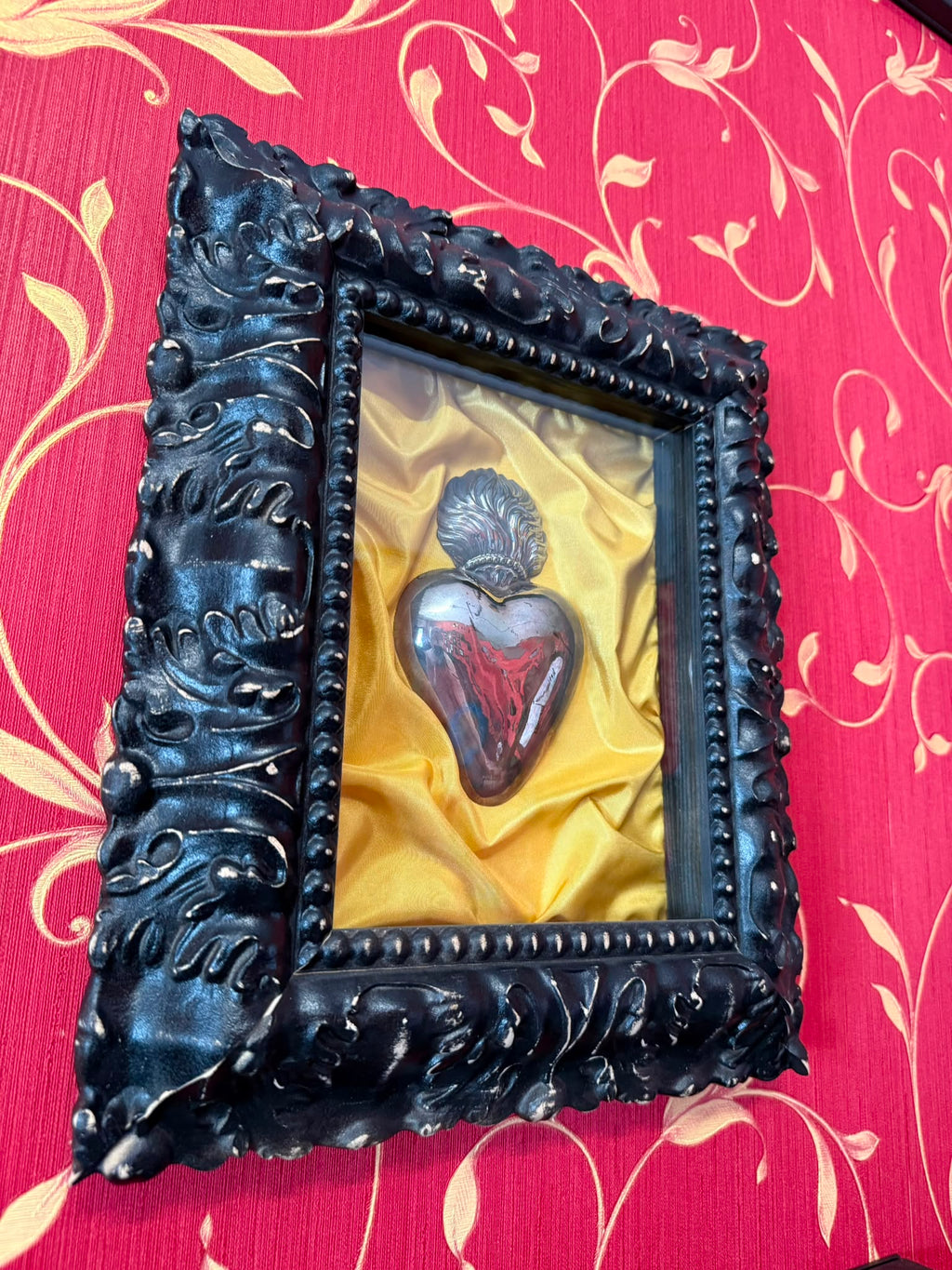 Serie Black Sea - Quadro Ex Voto Sacro Cuore su Raso Giallo 29x34