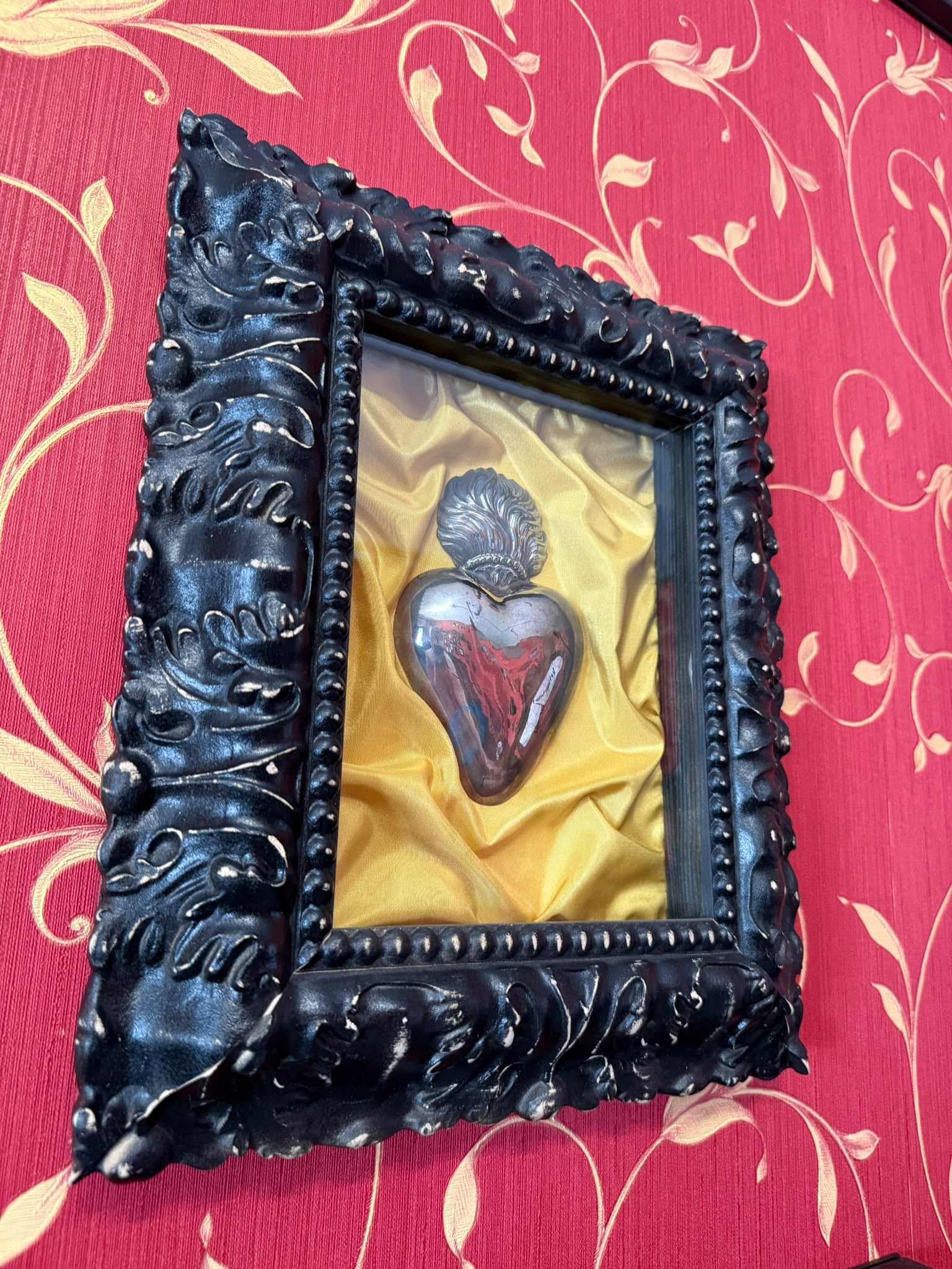 Serie Black Sea - Quadro Ex Voto Sacro Cuore su Raso Giallo 29x34