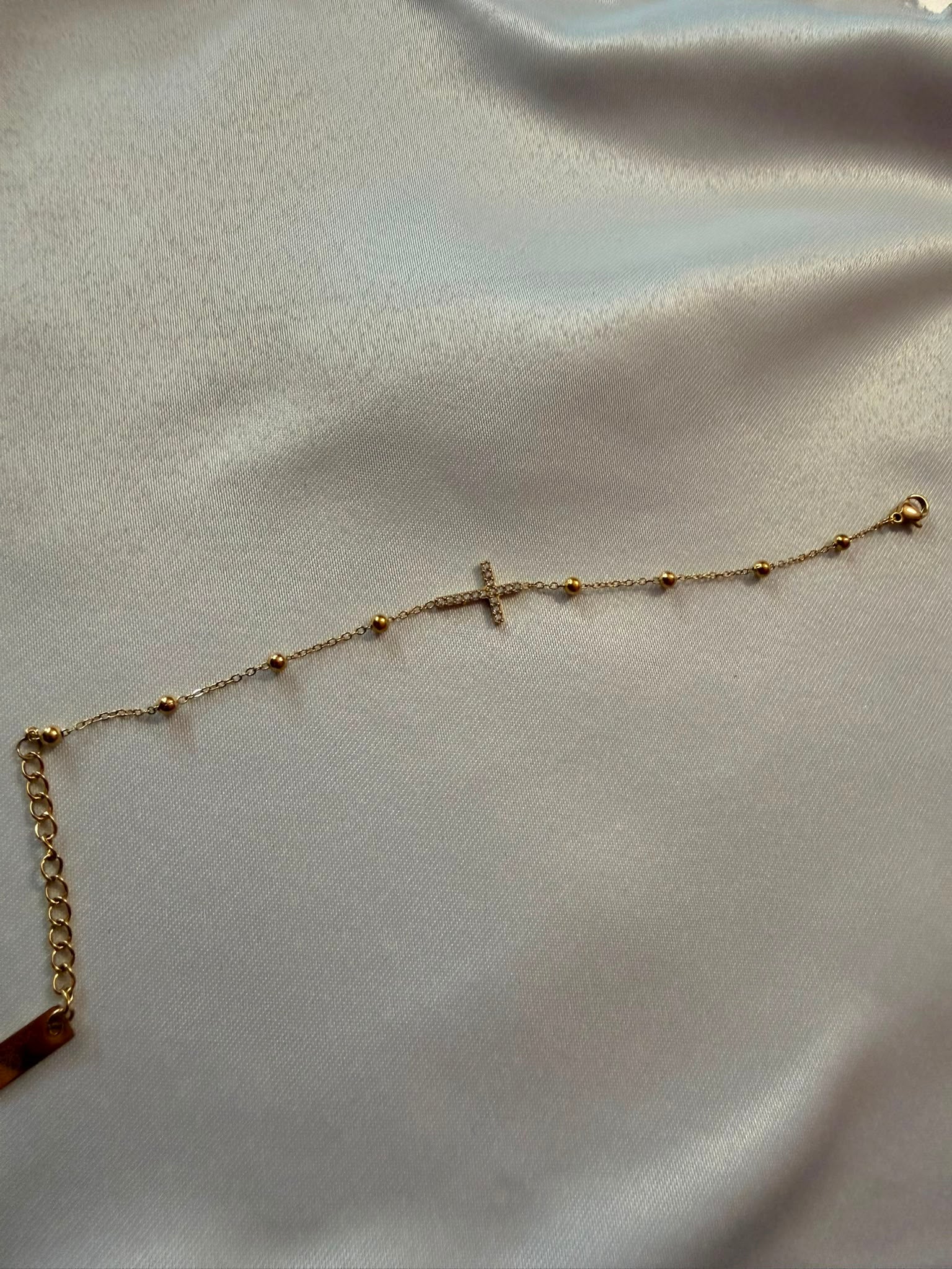 Bracciale a Catenina con Sfere e Croce con Brillantini in Acciaio Dorato