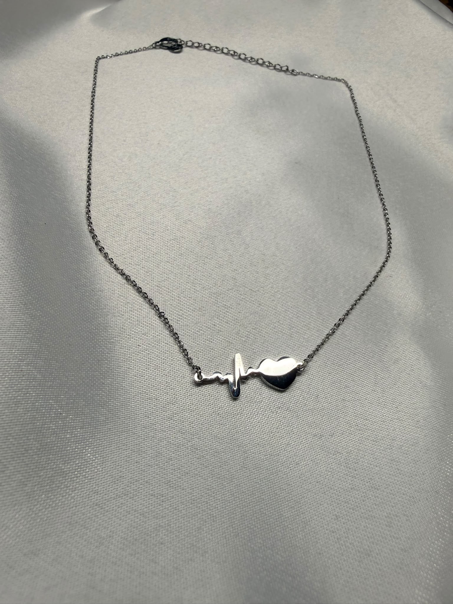 Pulsus Argento — Collana Battito Cardiaco con Cuore in Acciaio