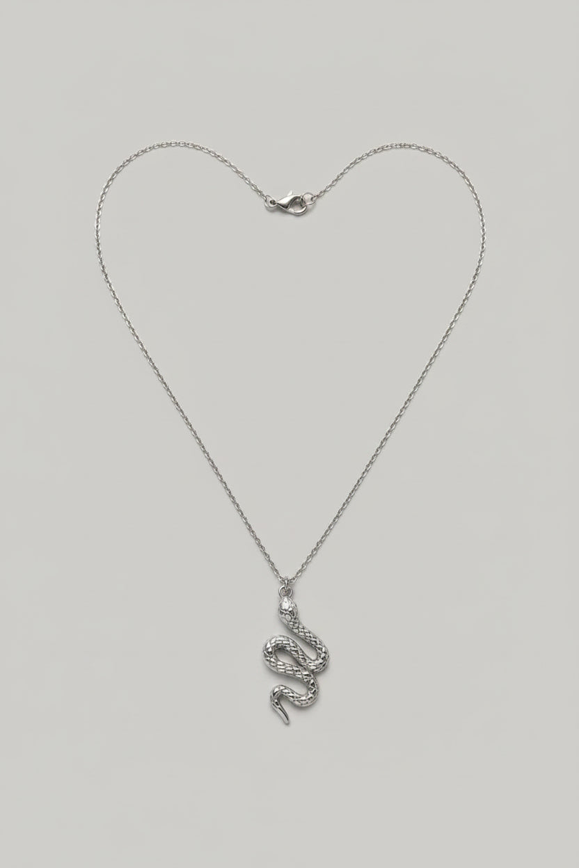Collana ciondolo serpente con brillantini neri in acciaio
