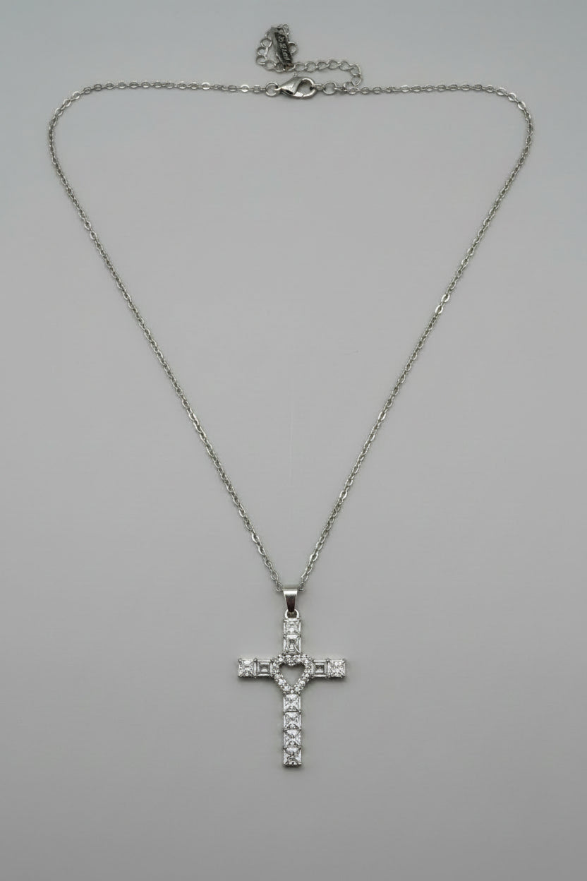 Collana croce cuore brillanti in acciaio argento