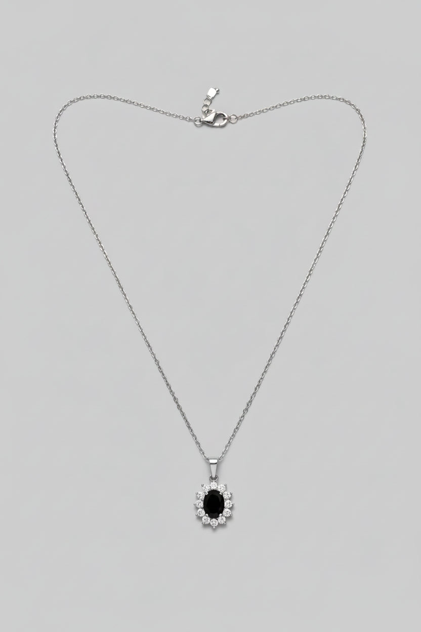 Nox Stellae — collana punto luce pietra ovale nera con brillantini in acciaio argento