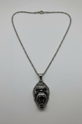 Rex Bestiae — collana con ciondolo testa di gorilla urlante 3D in acciaio scuro brunito su catena box, unisex