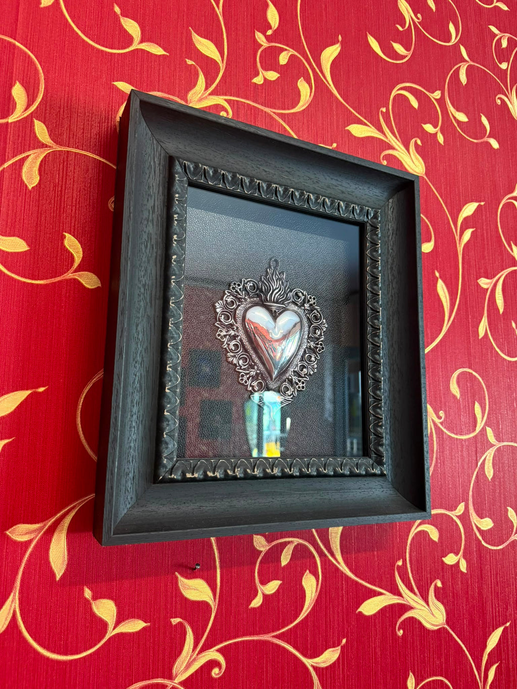 Serie Dark Wood - Quadro Ex Voto Sacro Cuore su Ecopelle Nera 32x37