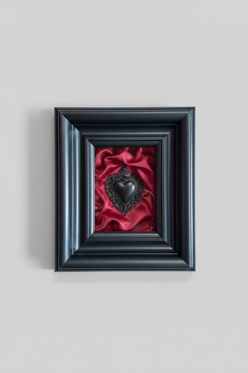 Serie Eclipse - Quadro Ex Voto Sacro Cuore Nero su Sfondo Raso Bordeaux 25x30