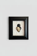 Serie Noir Essence - Quadro Sacro Cuore con Pittura Scrostata su Sfondo Barocco con Rialzi 33x39