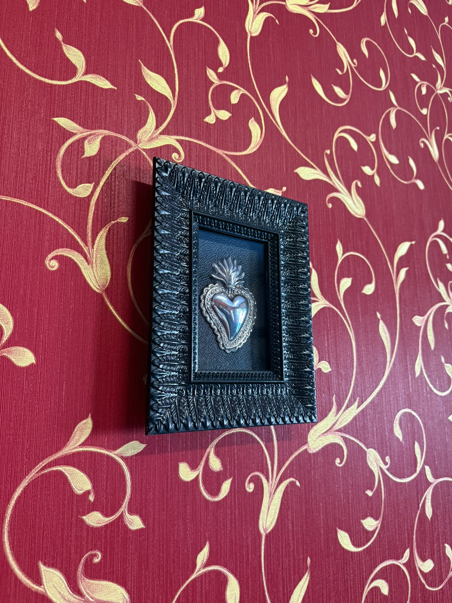 Serie Obsidian Leaf - Quadro Ex Voto Sacro Cuore su Ecopelle Nera 18x23