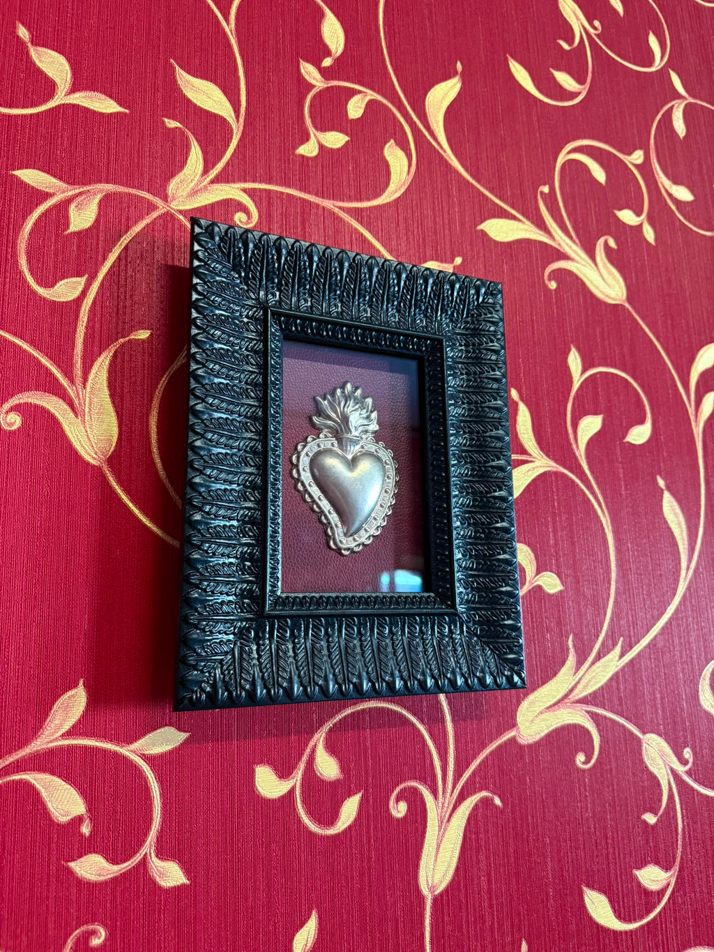Serie Obsidian Leaf - Quadro Ex Voto Sacro Cuore su Ecopelle Bordeaux 18x23