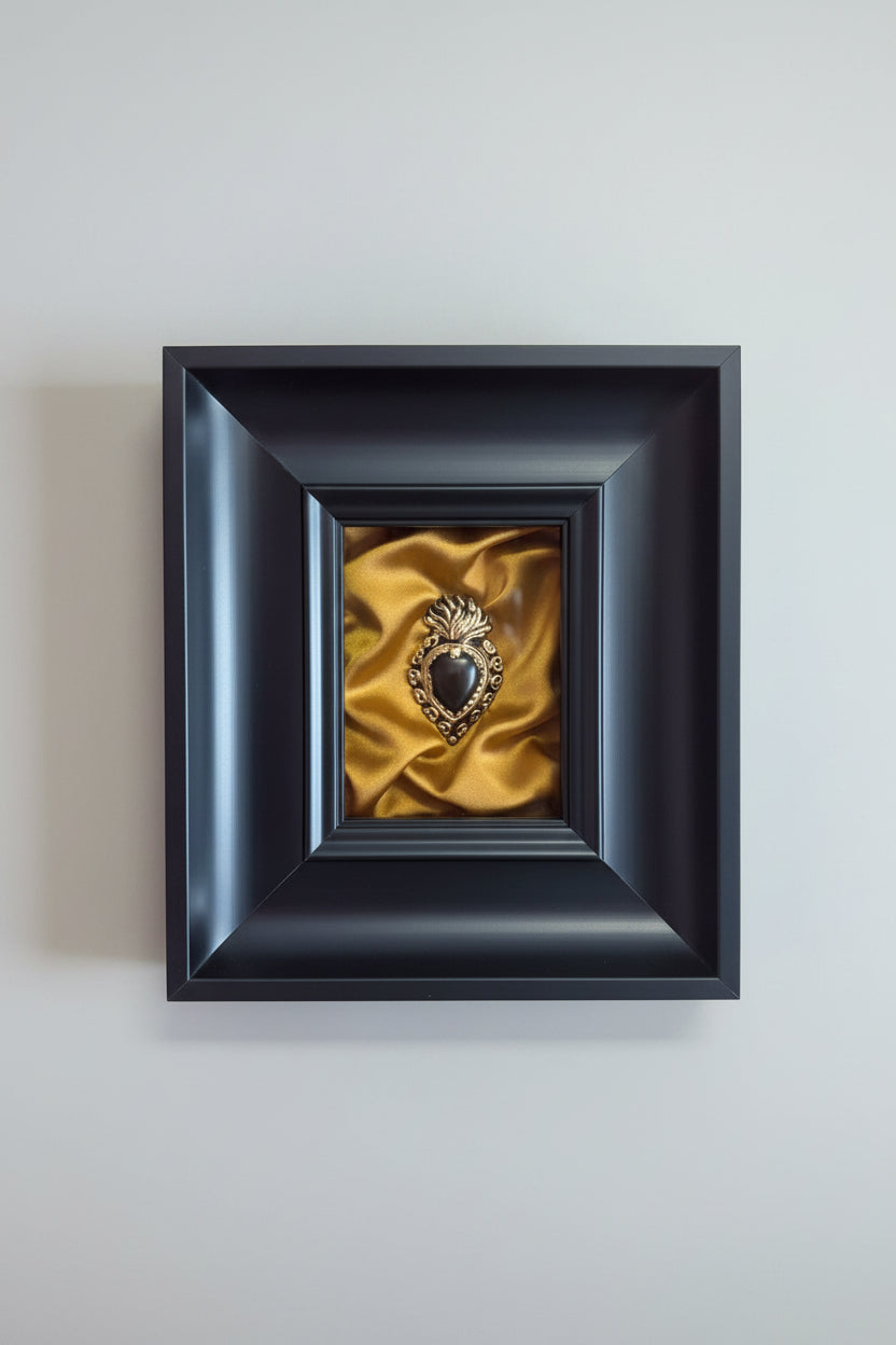 Quadro Ex Voto Sacro Cuore Nero con Dettagli Oro - Raso Giallo Dorato 20x23